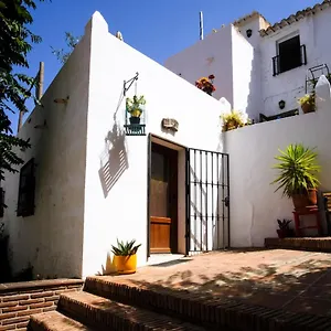 The Studio, A Colourful, Small And Unique One Bedroom Studio In Comares
